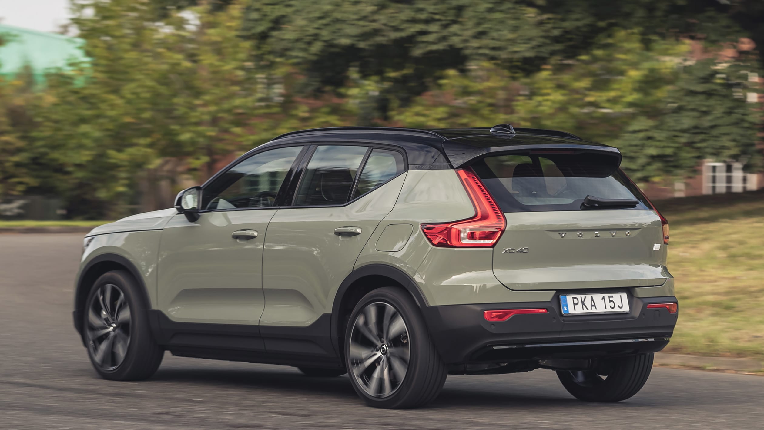 Volvo Xc Recharge P Suv Review Pictures Carbuyer