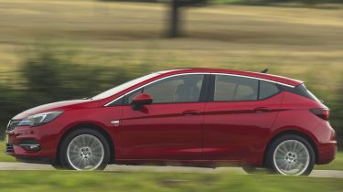 Vauxhall Astra hatchback side panning