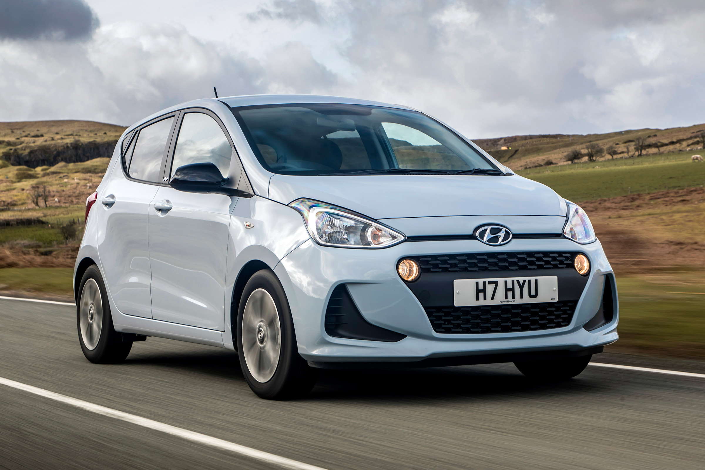 Hyundai i10 hatchback pictures Carbuyer