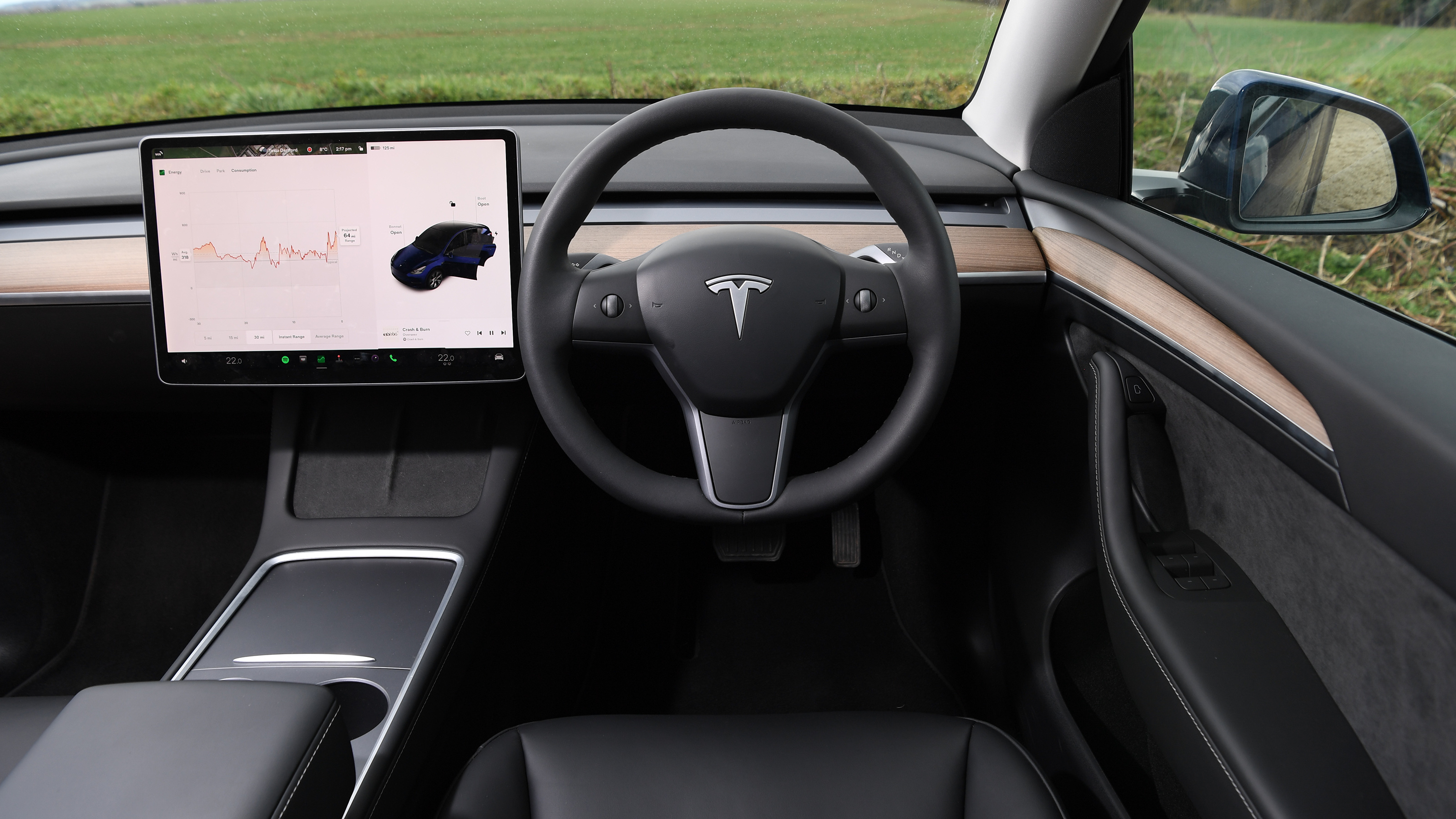 Tesla Model Y SUV - Interior & comfort 2024