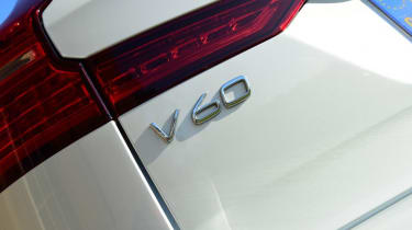 Volvo V60 Cross Country - V60 badge