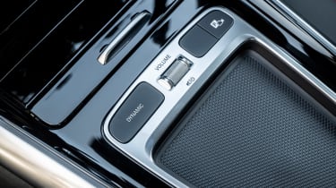 Mercedes GLA facelift centre console