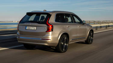 Volvo XC90 rear quarter opposite