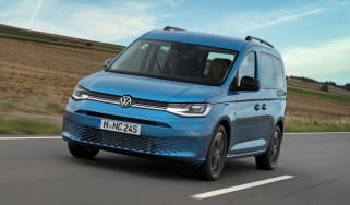 2020 Volkswagen Caddy California camper - driving
