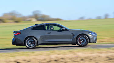 BMW M4 Coupe side panning