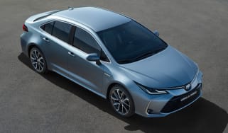 2019 Toyota Corolla Saloon front