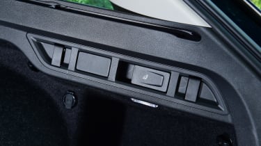 2020 Skoda Octavia Estate - boot switches for rear seats