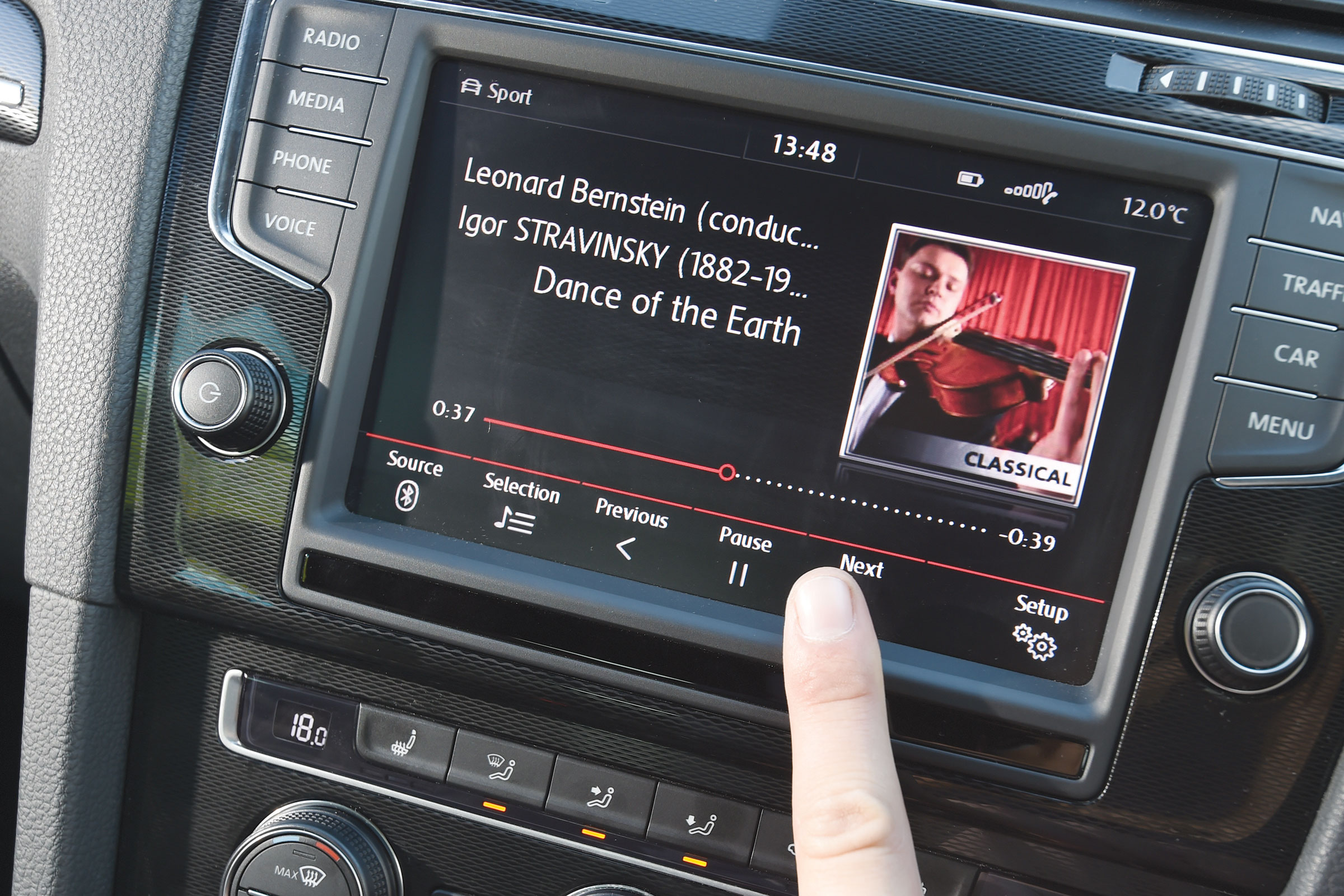 Best infotainment systems the ultimate guide to incar tech Carbuyer