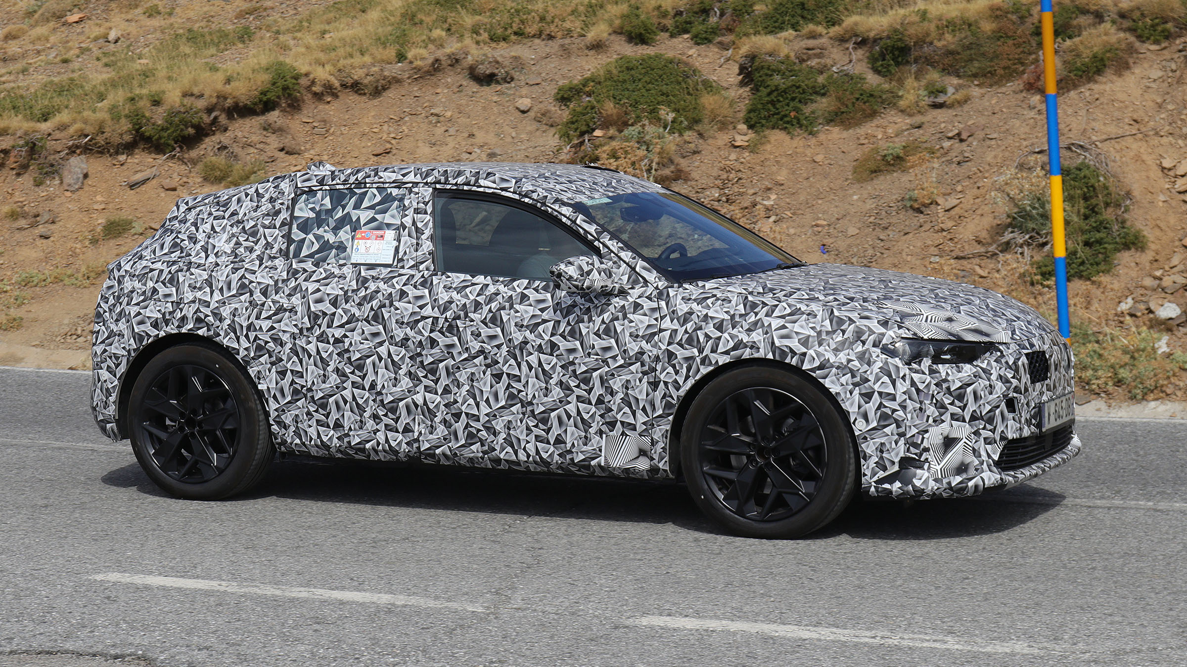 New DS 4 plug-in hybrid set for 2021 launch - pictures 