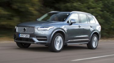 Volvo XC90 T8 - front 3/4 view