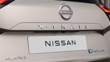 Nissan X-Trail SUV tailgate