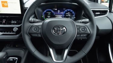 Toyota Corolla Touring Sports estate instruments