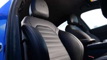 Alfa Romeo Giulia Quadrifoglio front seats