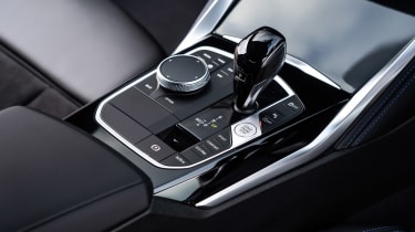 2022 BMW 2 Series Coupe gearlever