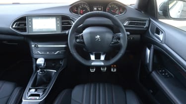2017 Peugeot 308 - interior 