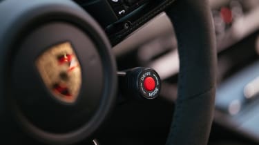 Porsche Cayenne Coupe steering wheel