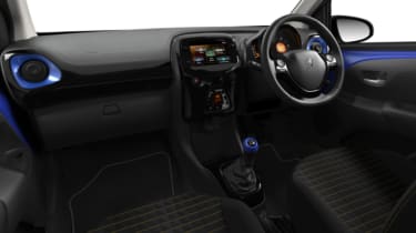 Peugeot 108 interior 