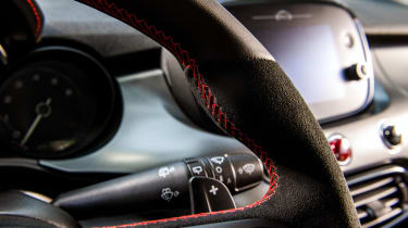 Fiat 500X Sport steering wheel detail