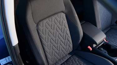 Volkswagen Golf facelift front seats