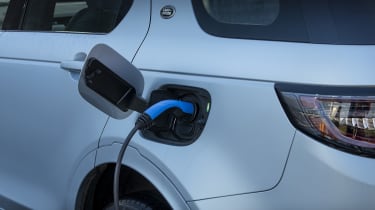 Land Rover Discovery Sport P300e charging