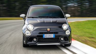 Abarth 695 Esseesse - front dynamic 