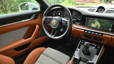 Porsche 911 Sport Classic dashboard