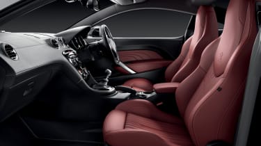 Peugeot RCZ Magnetic coupe 2013 interior