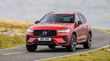 Volvo XC60 Recharge hybrid front 3/4 cornering