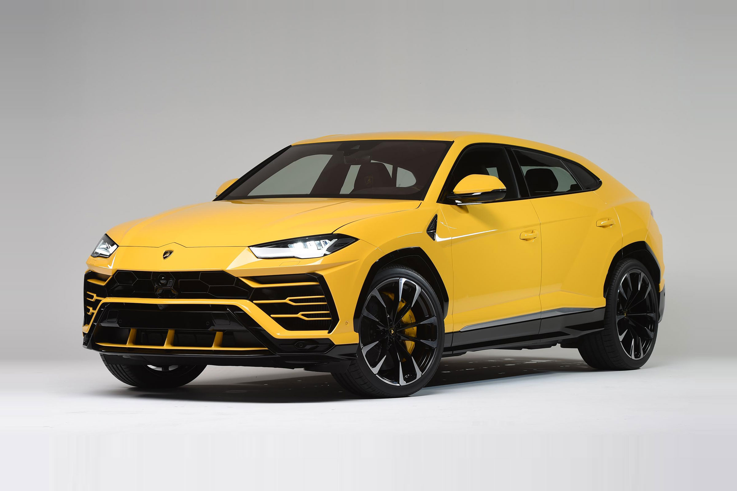 Lamborghini Urus SUV unleashed - and a hybrid is on the way | Carbuyer