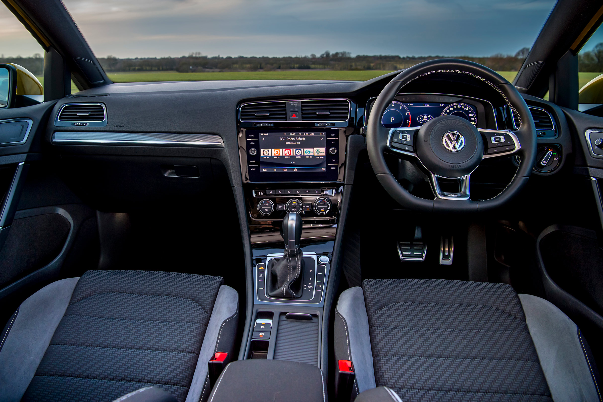 Volkswagen Golf R 2023 Images - View complete Interior-Exterior Pictures |  Zigwheels