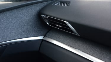 Peugeot 3008 SUV air vents