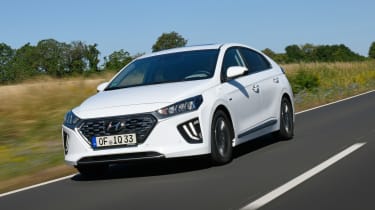 Le migliori piccole auto ibride 1 hyundai ioniq plugin 012