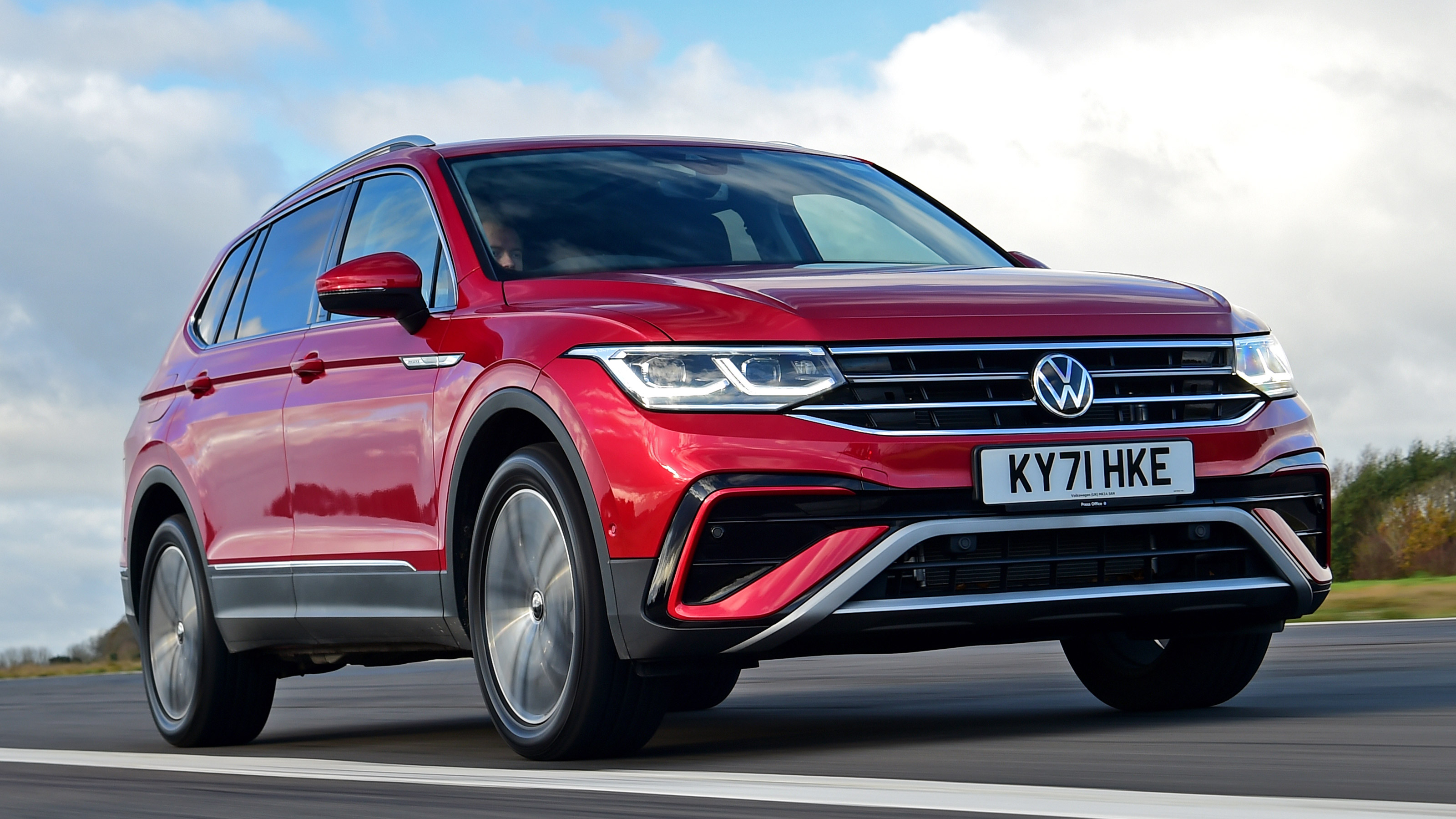 Volkswagen Tiguan Allspace dimensions, boot space and similars