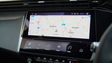 Peugeot 308 infotainment