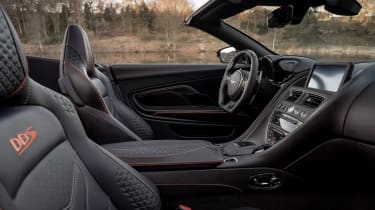 Aston Martin DBS Superleggera Volante - cabin 