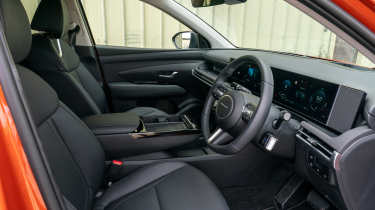 Hyundai Tucson interior through door