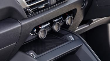 Citroen e-C4 hatchback climate controls