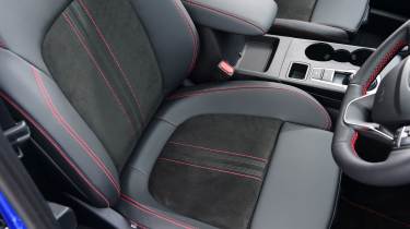Ford Kuga facelift front seats