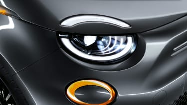 2020 Fiat 500 electric convertible - front headlights close 