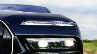 BMW i7 closeup headlight