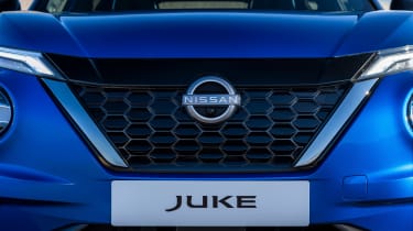 Nissan Juke Hybrid grille