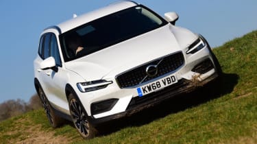 Volvo V60 Cross Country - front off-road