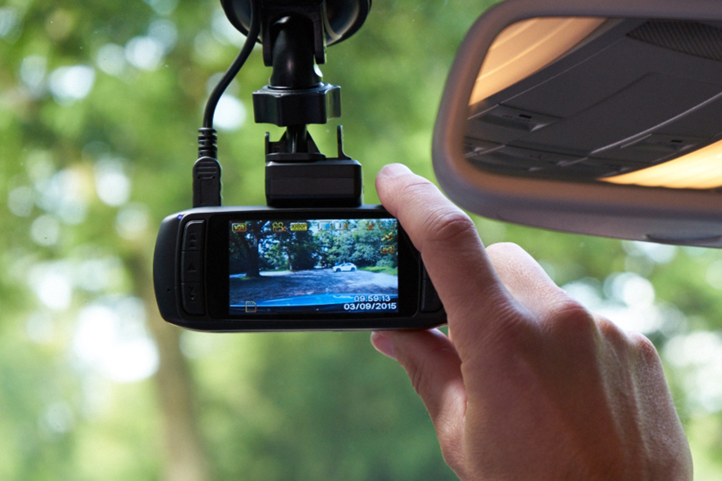 How Does a Dash Camera Work 
