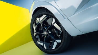 2023 Vauxhall Grandland GSe wheel