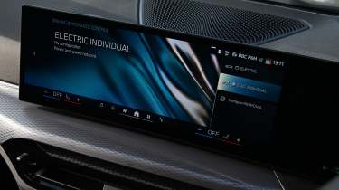 BMW 330e infotainment