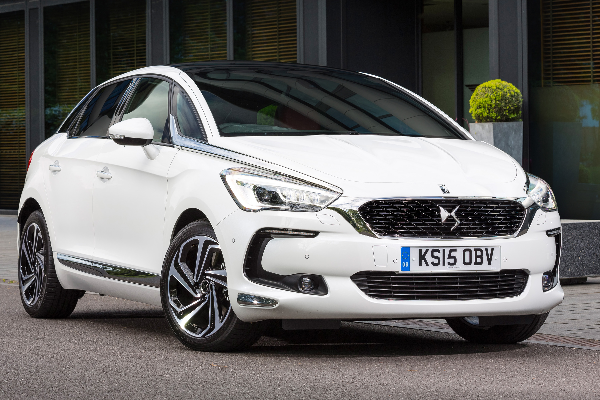 DS 5 ushers in new upmarket brand Carbuyer