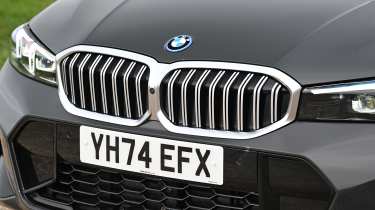 BMW 330e grille