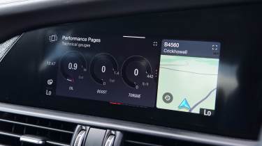 Alfa Romeo Giulia Quadrifoglio infotainment