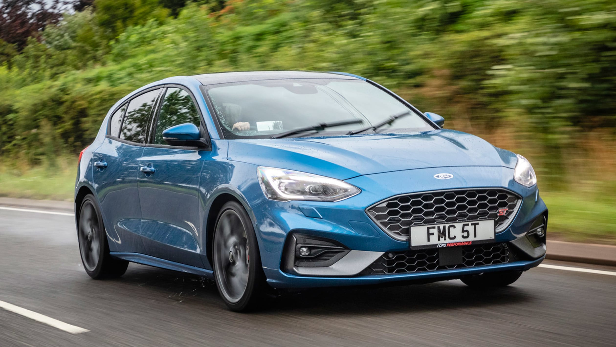 Ford Focus St Hatchback Review - Pictures 