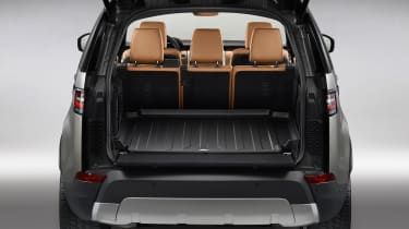 2016 Land Rover Discovery boot